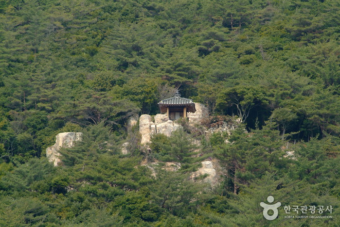 동천석실