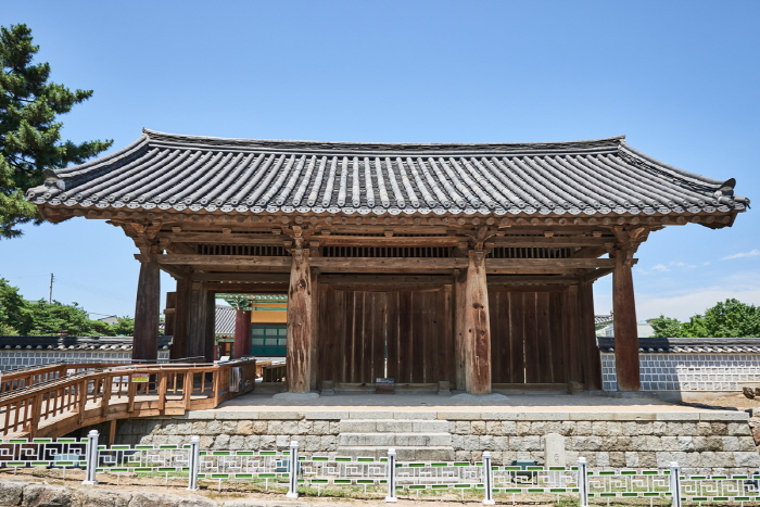 강릉 임영관 삼문