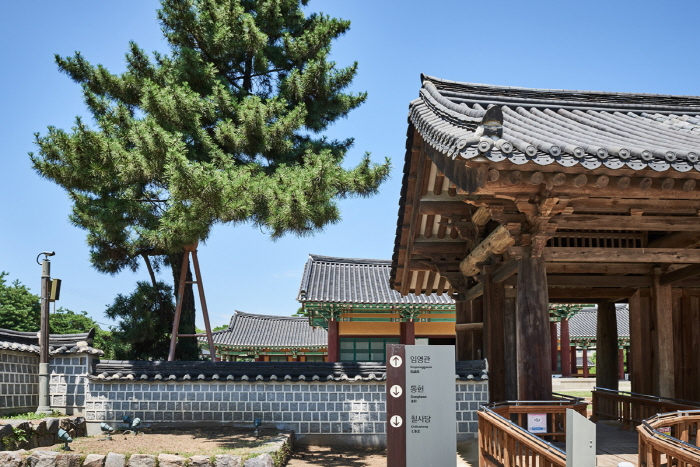 강릉 임영관 삼문