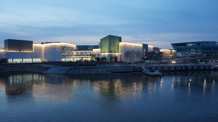 경인아라뱃길유람선 현대크루즈호