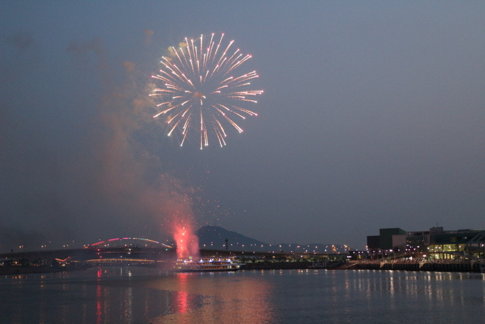 경인아라뱃길유람선 현대크루즈호