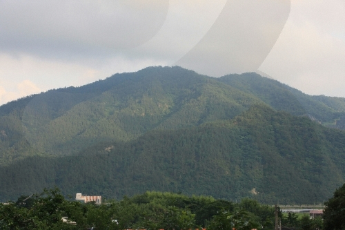 억불산