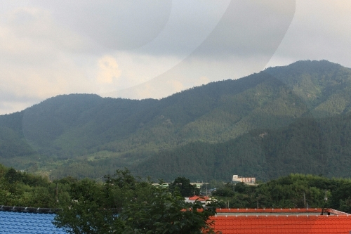 억불산