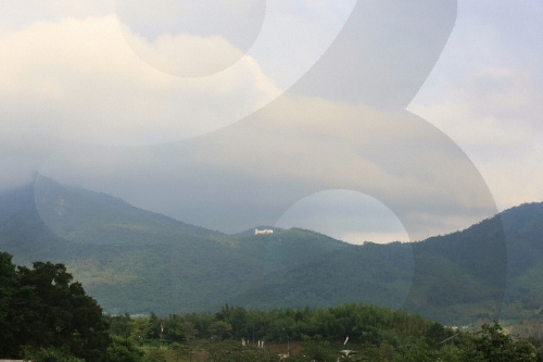 억불산
