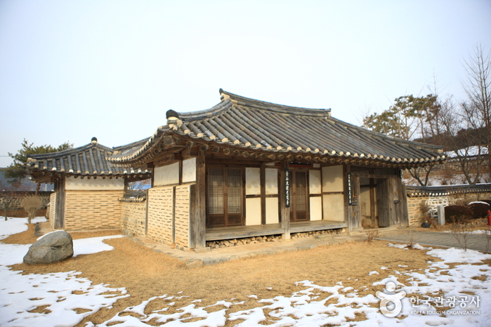 김좌진장군생가지