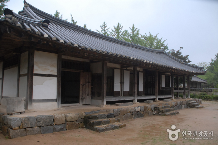 김좌진장군생가지