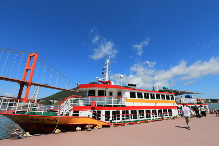 남해대교유람선