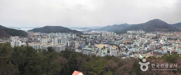 진해탑(제황산모노레일)