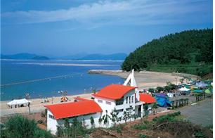 사량대항 해수욕장