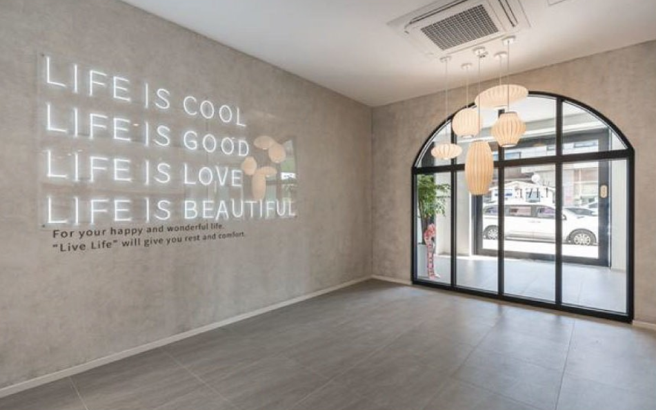 LIV LIFE HOTEL (리브라이프 호텔)